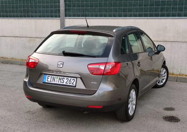 Seat Ibiza cena 27700 przebieg: 134000, rok produkcji 2015 z Warszawa małe 154